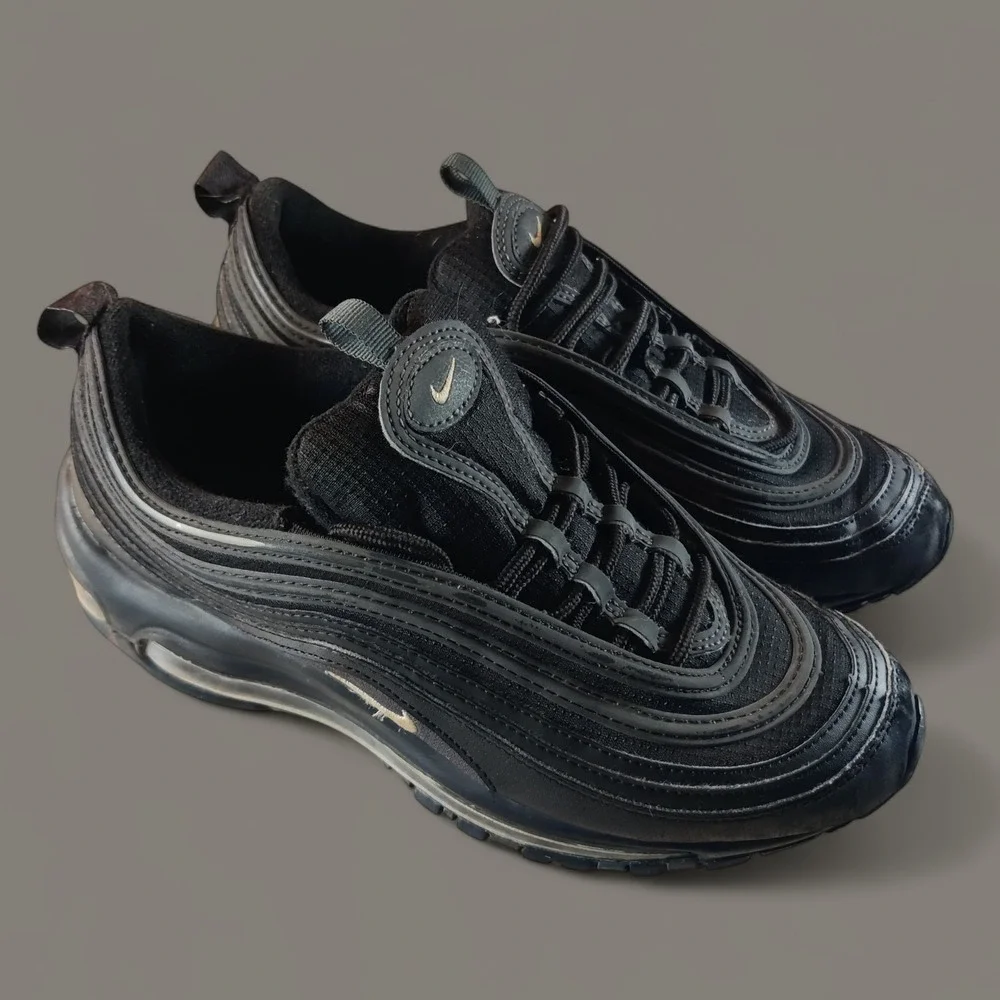 Nike Air Max 97 GS Triple Black Shoes Youth Size 7 Sneakers Athletic 921522-011